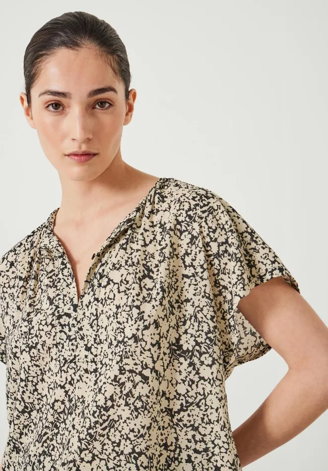 Hush Shirts and Blouses Women Taz Short Sleeve Blouse Silhouette Floral Neutral Hush Shirts and Blouses Women Taz Short Sleeve Blouse Silhouette Floral Neutral