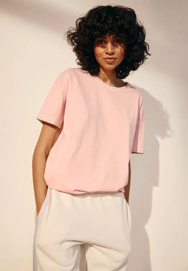 Hush Tops and Tshirts Women Contrast Stitch Cotton Boxy TShirt Lightest Pinkgreen Hush Tops and Tshirts Women Contrast Stitch Cotton Boxy TShirt Lightest Pinkgreen