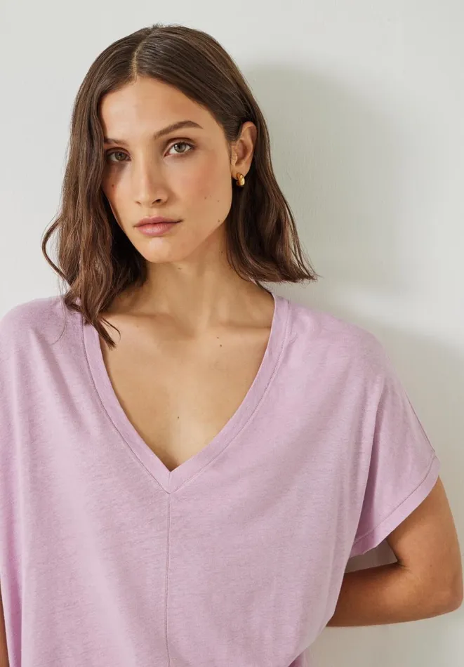 Hush Tops and Tshirts Women Danny Linen VNeck TShirt Light Lilac Hush Tops and Tshirts Women Danny Linen VNeck TShirt Light Lilac