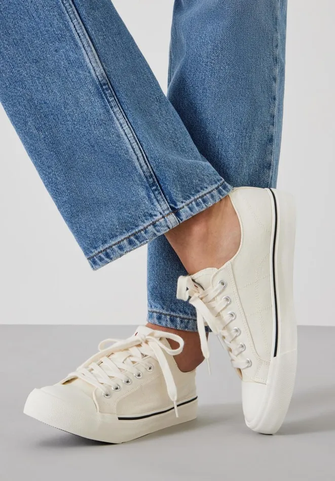 Hush Trainers Women Finley Canvas Trainers Off White Hush Trainers Women Finley Canvas Trainers Off White