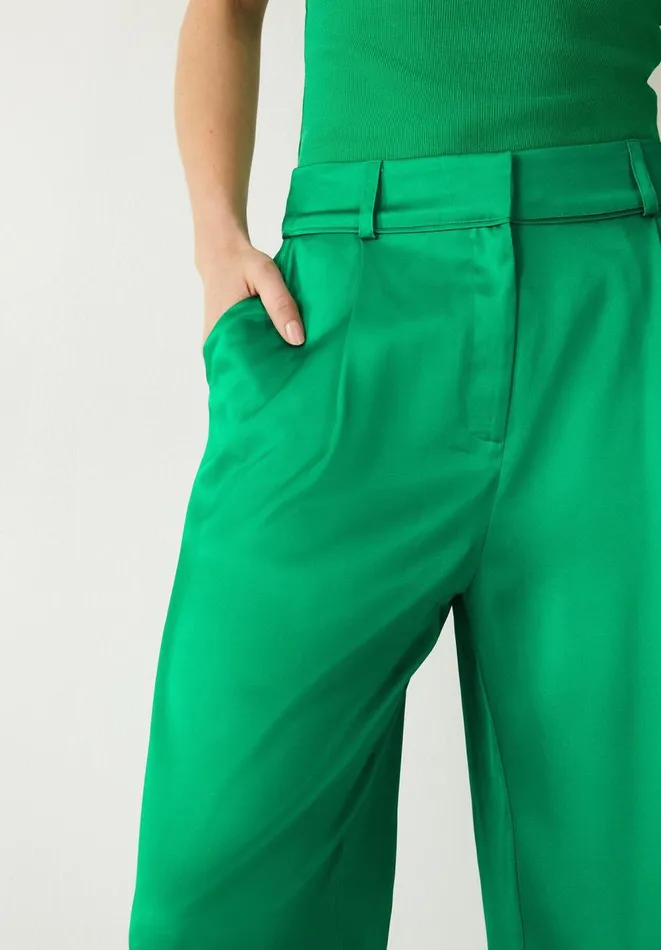 Hush Trousers Women Cecilly Satin Trousers Green Hush Trousers Women Cecilly Satin Trousers Green
