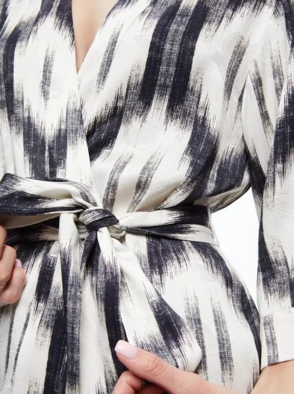 Jackets Coats Women Alice Olivia DOMINO KIMONO WITH TIE BELT Classic Ikat