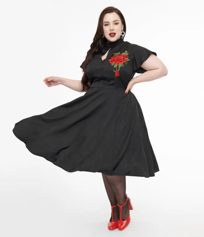 Plus Size 1940s Black and Red Poinsettia Baltimore Swing Dress DressesPlus Unique Vintage Swing Plus Size 1940s Black and Red Poinsettia Baltimore Swing Dress DressesPlus Unique Vintage Swing