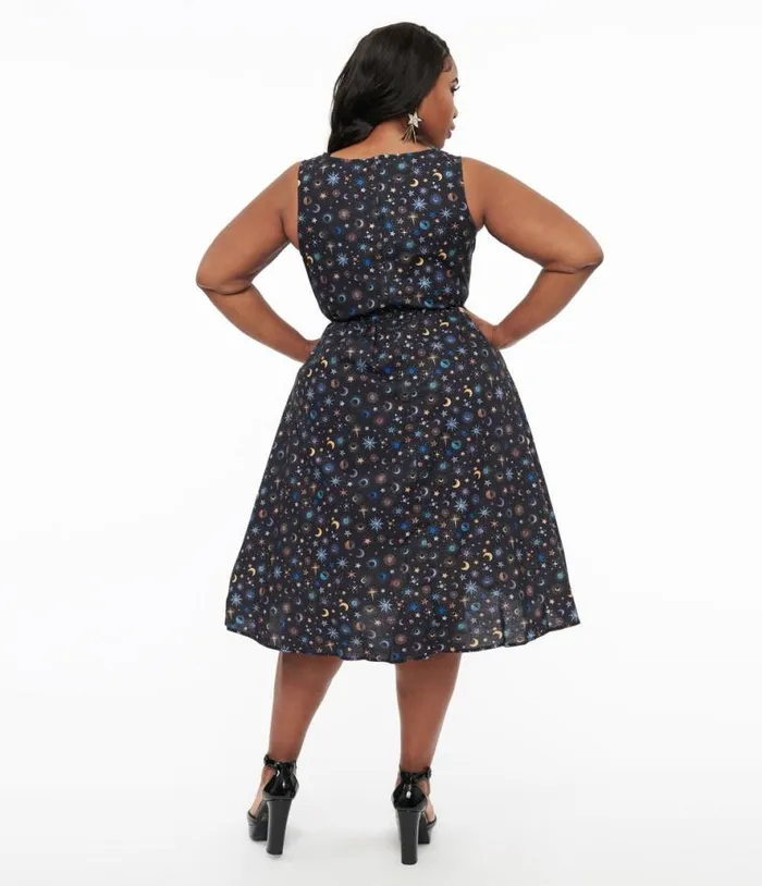Retrolicious 1950s Plus Size Black Celestial Stars and Moon Print Midi Dress DressesHalloween Unique Vintage Dresses
