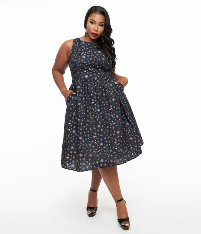 Retrolicious 1950s Plus Size Black Celestial Stars and Moon Print Midi Dress DressesHalloween Unique Vintage Dresses