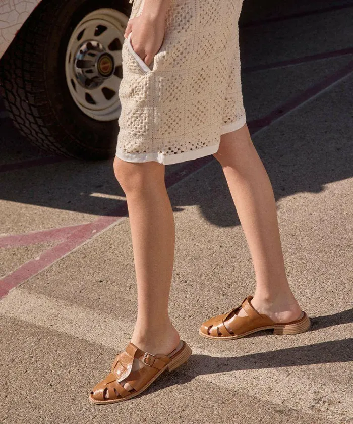 Sandals Shop Dolce Vita Hippie Flats Tan Crinkle Patent Tan Crinkle Patent