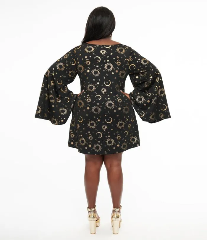 Smak Parlour 1960s Plus Size Black and Gold Celestial Print Mini Dress Dresses Unique Vintage Pocket Dresses