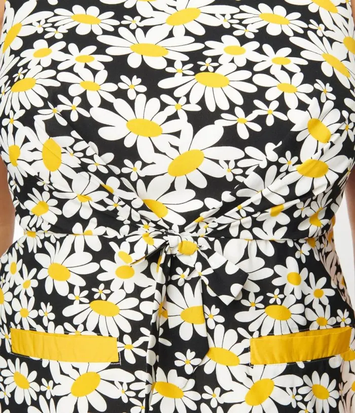 Smak Parlour Black and White Daisies Tie Front Shift Dress Dresses Unique Vintage Pocket Dresses