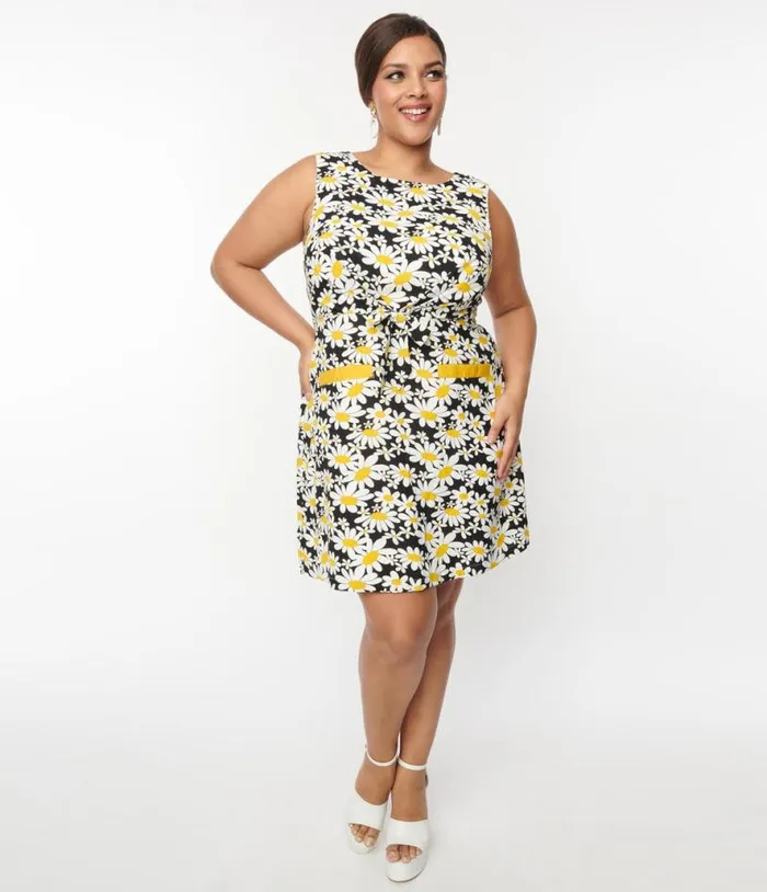 Smak Parlour Black and White Daisies Tie Front Shift Dress Dresses Unique Vintage Pocket Dresses