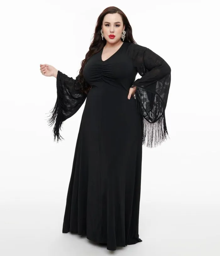 Smak Parlour Plus Size 1970s Black Floral Fringe Sleeve Maxi Dress DressesPlus Unique Vintage Midi and Maxi Smak Parlour Plus Size 1970s Black Floral Fringe Sleeve Maxi Dress DressesPlus Unique Vintage Midi and Maxi