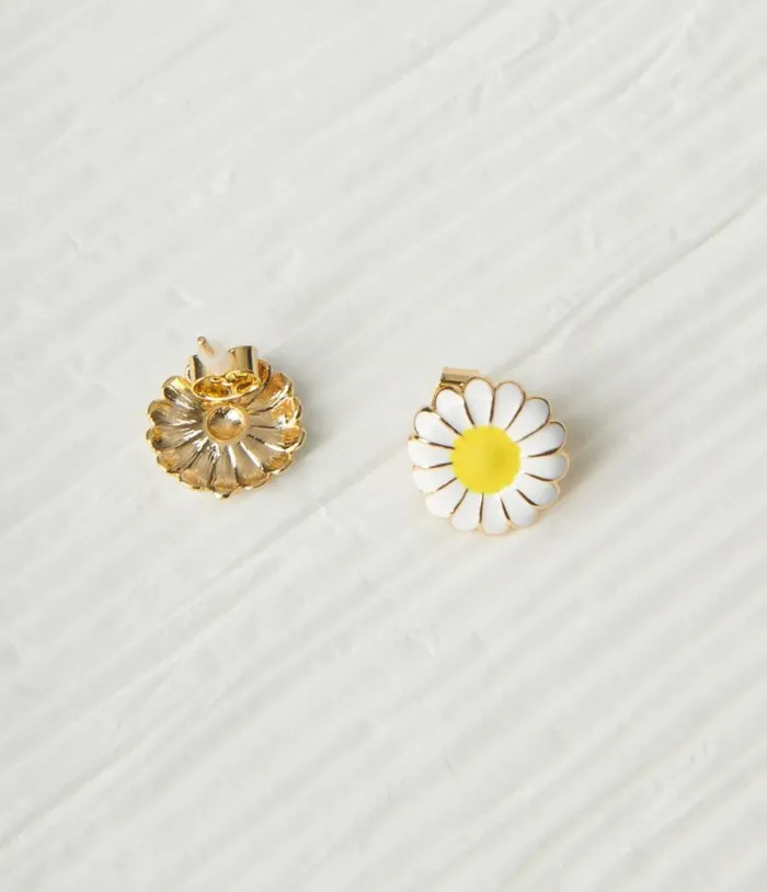 White and Gold Daisy Stud Earrings Accessories Unique Vintage Earrings