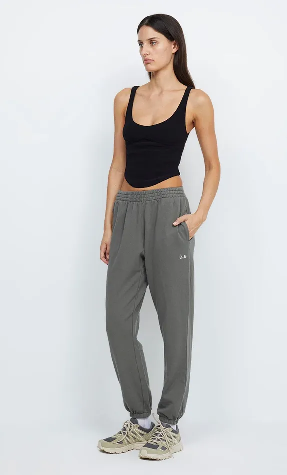 Woman Bec Bridge Shorts Pants SERENA ORGANIC TRACK PANT Khaki Woman Bec Bridge Shorts Pants SERENA ORGANIC TRACK PANT Khaki